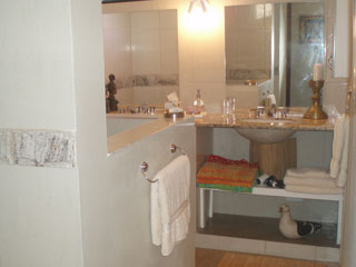 Suite Verde bathroom